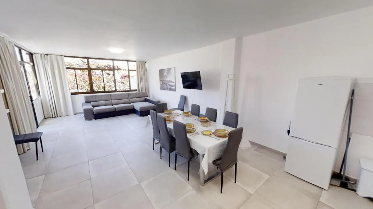 Vv Las Buganvillas Maspalomas - Cocina Y Habitaciones Con Banos Privados