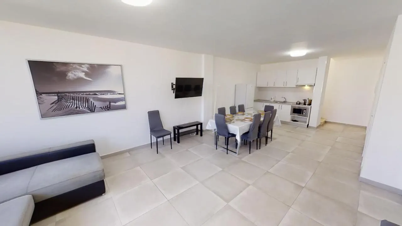 Guest house Vv Las Buganvillas Maspalomas - Cocina Y Habitaciones Con Banos Privados Spain