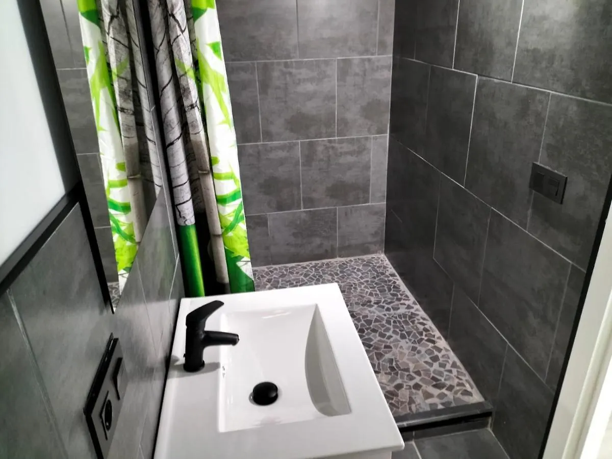 Guest house Vv Las Buganvillas Maspalomas - Cocina Y Habitaciones Con Banos Privados Spain