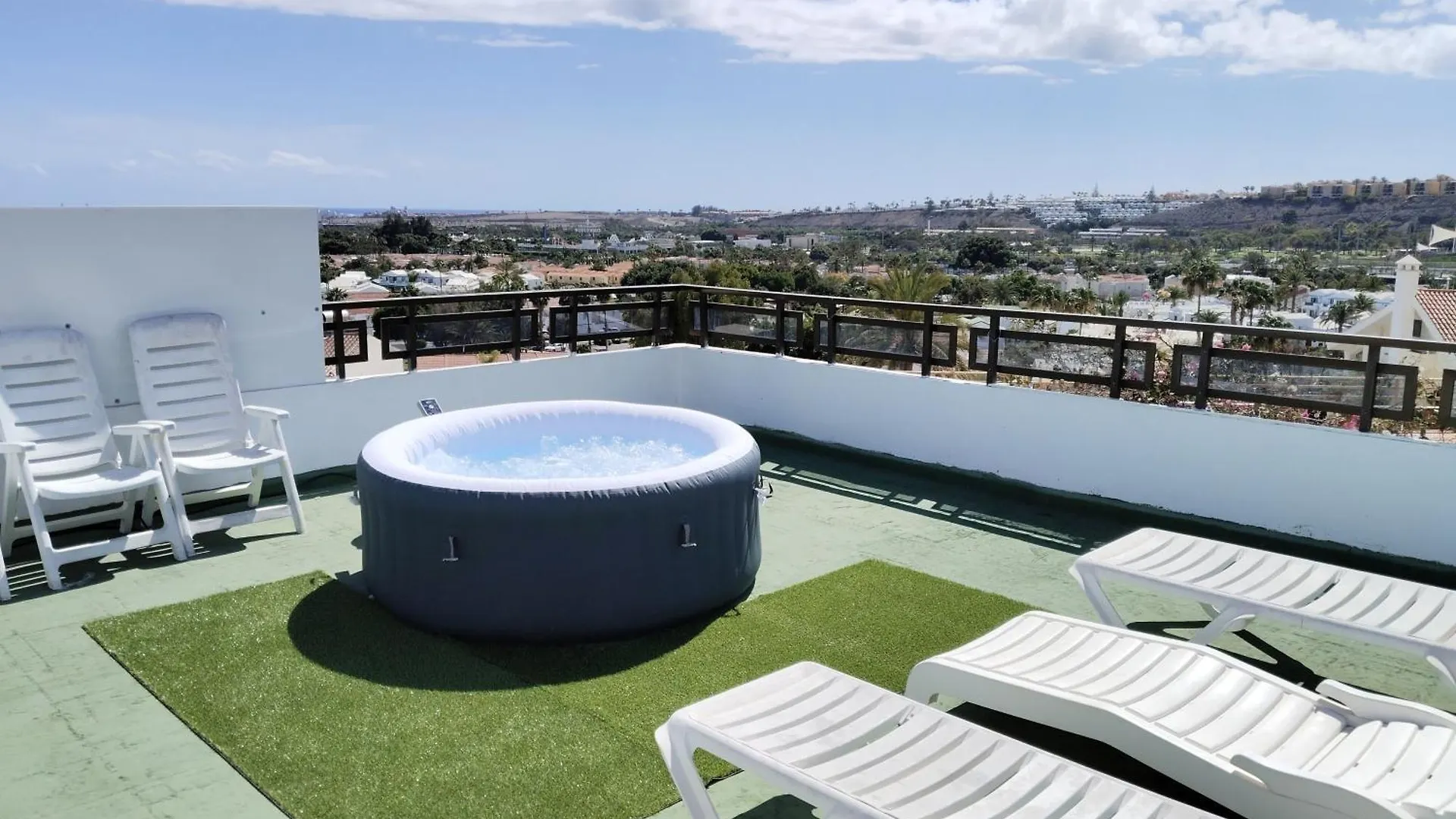 Guest house Vv Las Buganvillas Maspalomas - Cocina Y Habitaciones Con Banos Privados